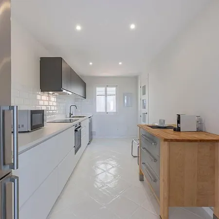 Spacious House With 3 Bedrooms And Private Pool מארבלה