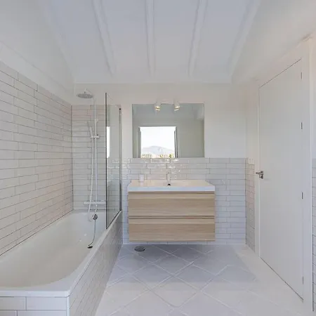 בית נופש Spacious House With 3 Bedrooms And Private Pool מארבלה