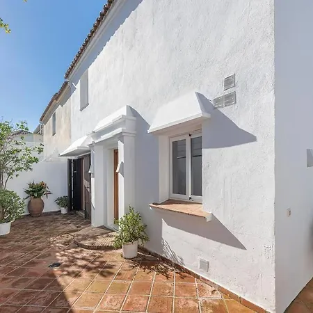 בית נופש Spacious House With 3 Bedrooms And Private Pool מארבלה