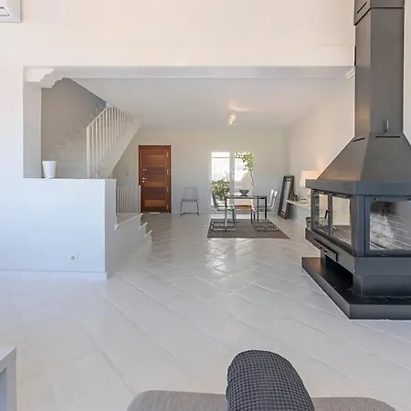 Spacious House With 3 Bedrooms And Private Pool * מארבלה