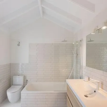 Spacious House With 3 Bedrooms And Private Pool בית נופש
