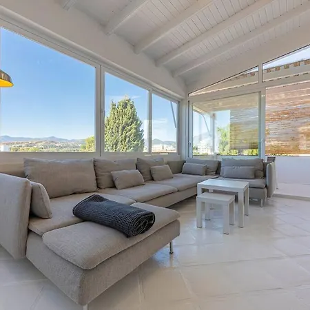 בית נופש Spacious House With 3 Bedrooms And Private Pool