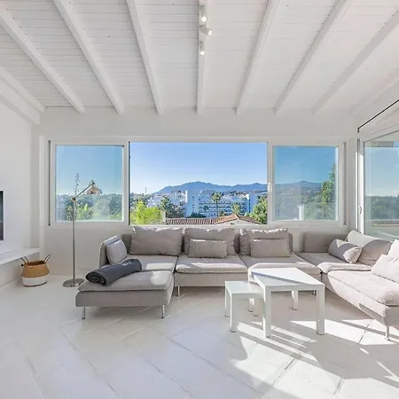 Spacious House With 3 Bedrooms And Private Pool בית נופש