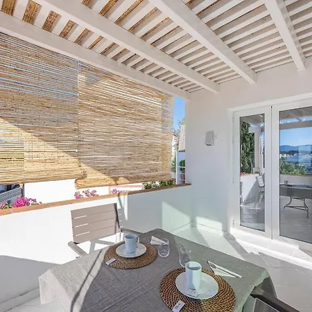 בית נופש Spacious House With 3 Bedrooms And Private Pool מארבלה