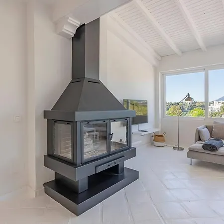 Spacious House With 3 Bedrooms And Private Pool מארבלה