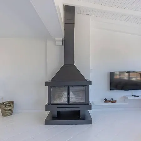 Spacious House With 3 Bedrooms And Private Pool מארבלה