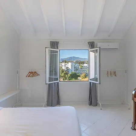 Spacious House With 3 Bedrooms And Private Pool בית נופש