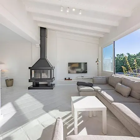 בית נופש Spacious House With 3 Bedrooms And Private Pool