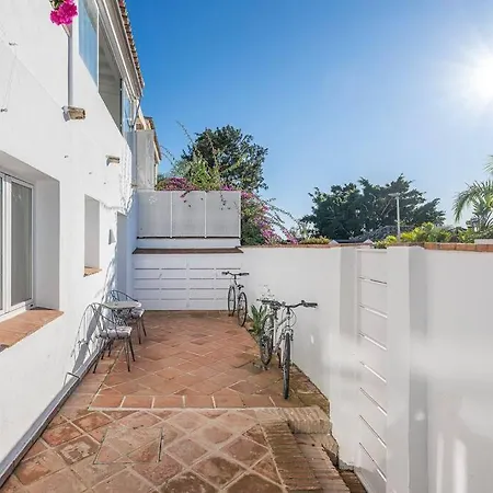 בית נופש Spacious House With 3 Bedrooms And Private Pool מארבלה