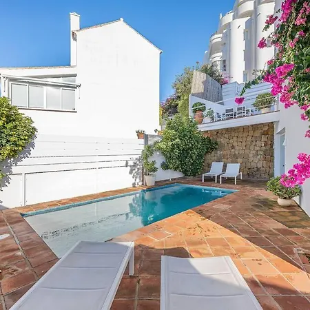 Spacious House With 3 Bedrooms And Private Pool בית נופש מארבלה
