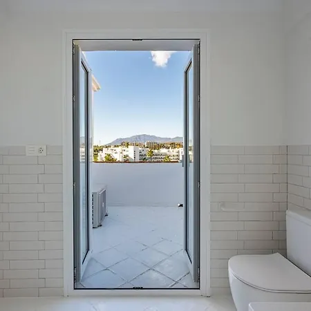 Spacious House With 3 Bedrooms And Private Pool Holiday home Marbella